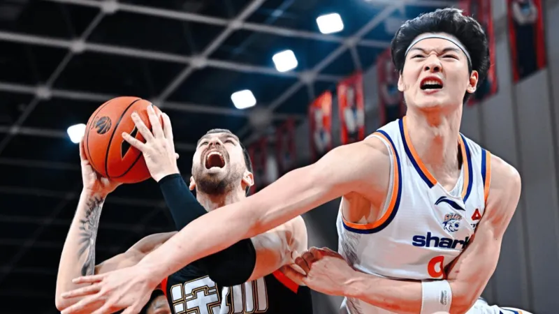 足球-王哲林全场出战25分钟，投篮9中7得到14分5篮板2助攻3盖帽