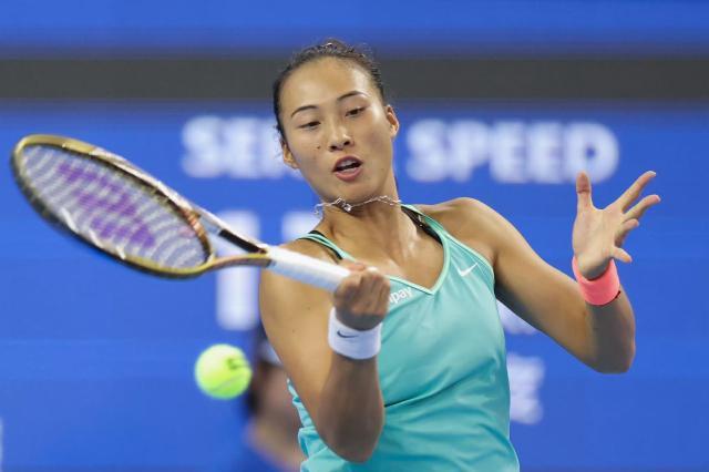 世俱杯-郑钦文2比1力克维基奇，珠海小年终取得开门红